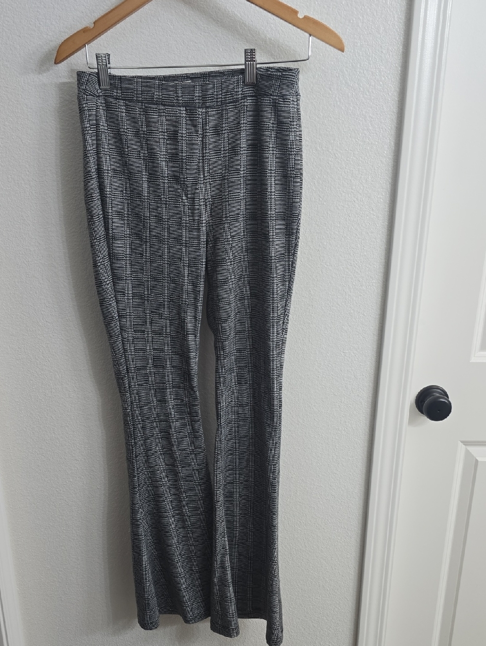 SO Gray Plaid Flare Pull-On Pants